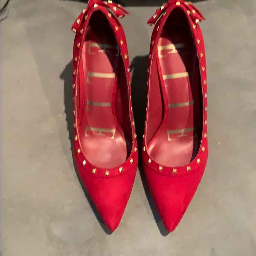 Red, suede, high-heeled pumps